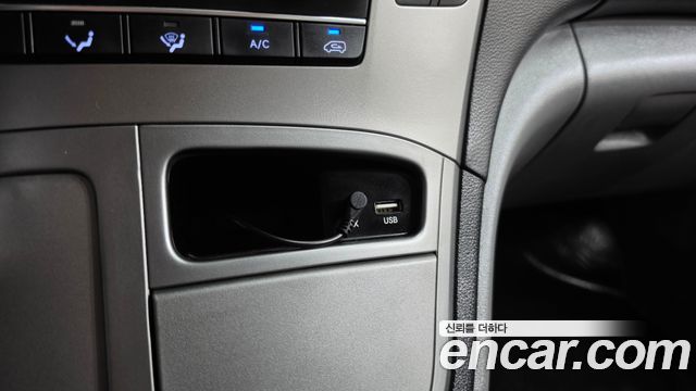 Hyundai Starex 2019 — photo 18