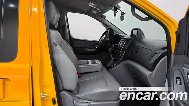 Hyundai Starex 2019 — photo 16