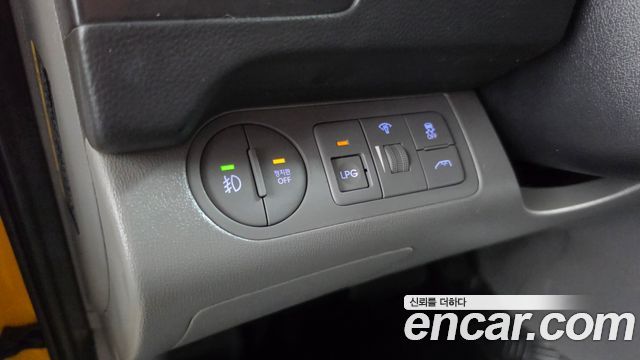 Hyundai Starex 2019 — photo 28
