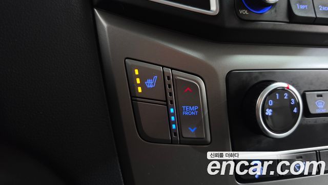 Hyundai Starex 2019 — photo 29