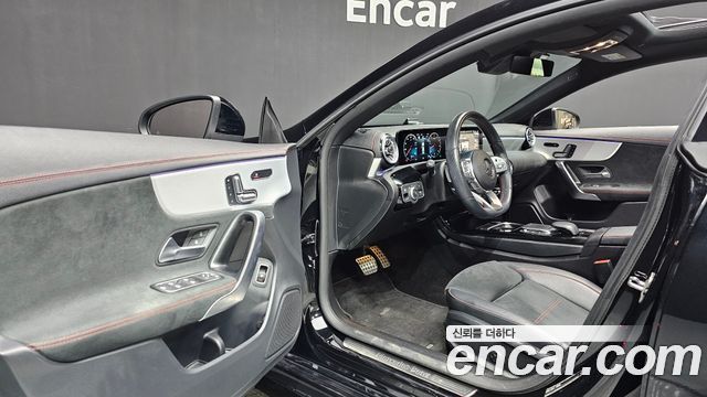 Mercedes-Benz CLA-Class 2023 — photo 13