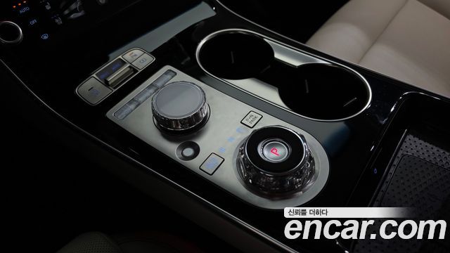 Genesis GV70 2025 — photo 12