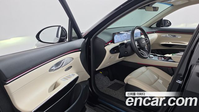 Genesis GV70 2025 — photo 13