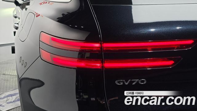 Genesis GV70 2025 — photo 9