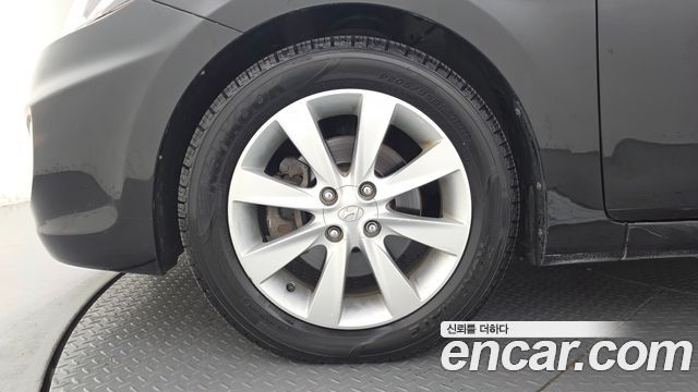 Hyundai Accent 2012 — photo 5