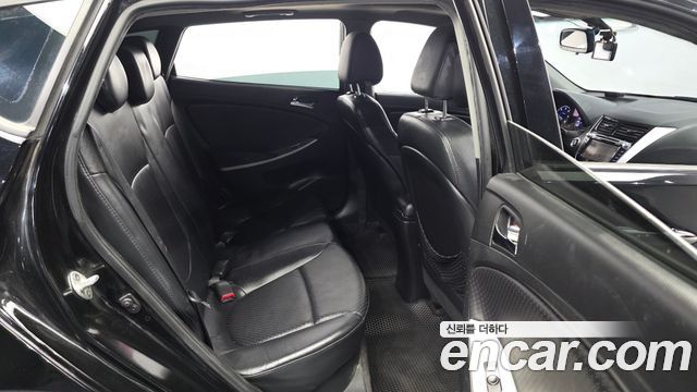 Hyundai Accent 2012 — photo 11
