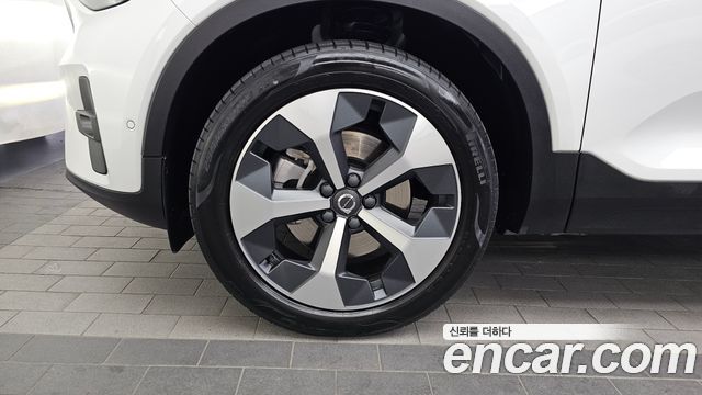 Volvo XC40 2023 — photo 5