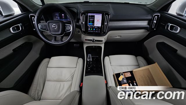 Volvo XC40 2023 — photo 10