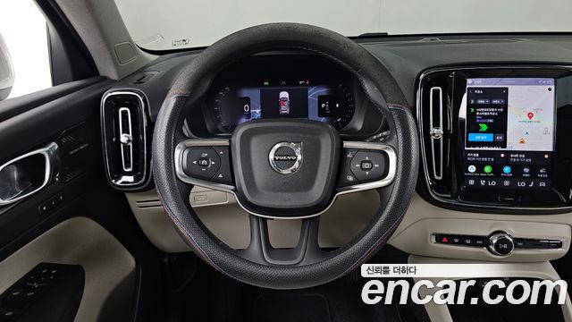 Volvo XC40 2023 — photo 19