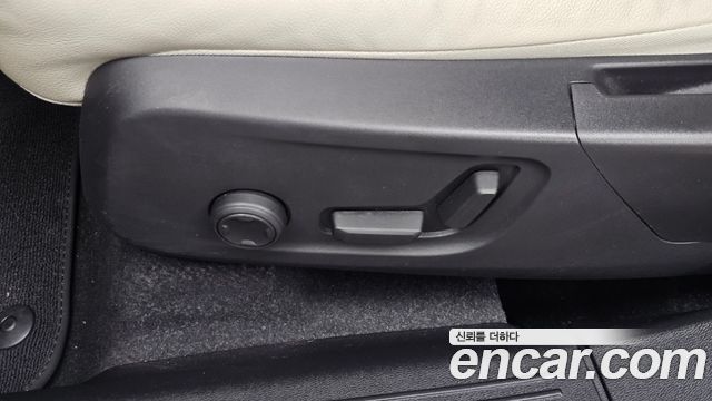 Volvo XC40 2023 — photo 16