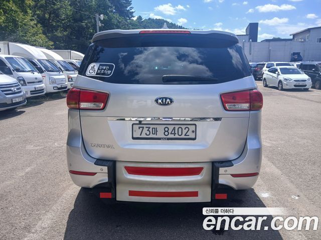 Kia Canival 2016 — photo 2