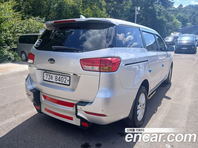 Kia Canival 2016 — photo 4