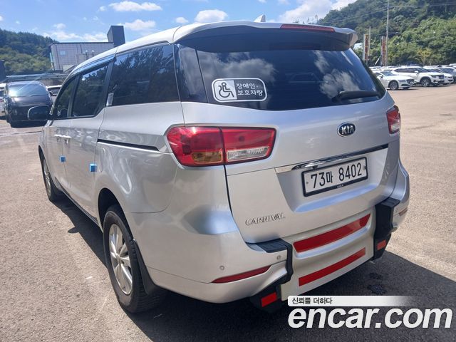 Kia Canival 2016 — photo 8