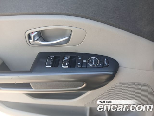 Kia Canival 2016 — photo 9