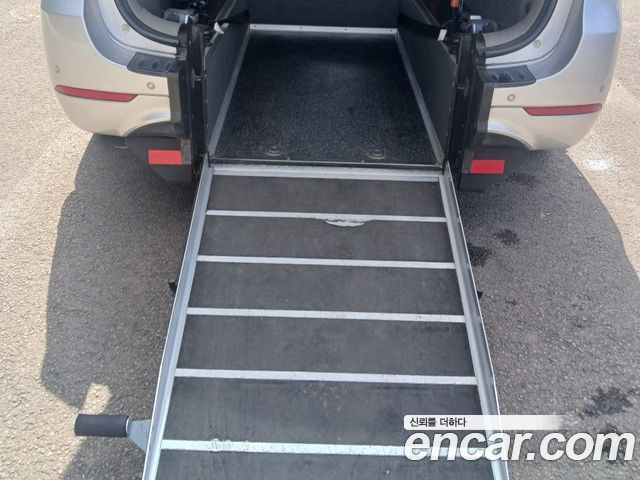 Kia Canival 2016 — photo 11