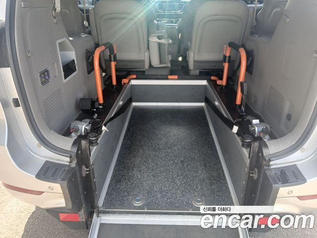 Kia Canival 2016 — photo 12