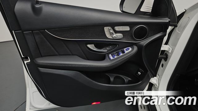 Mercedes-Benz GLC-Class 2020 — photo 14