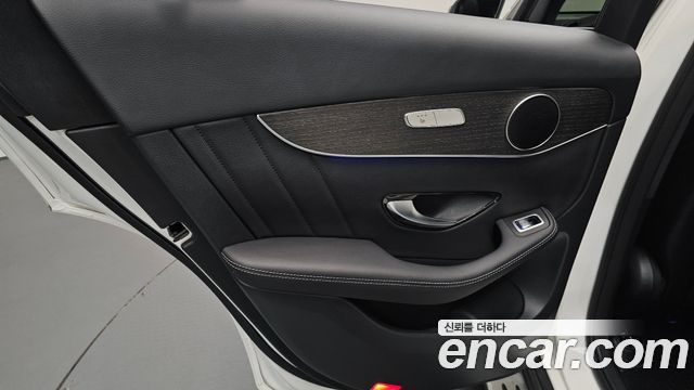 Mercedes-Benz GLC-Class 2020 — photo 15