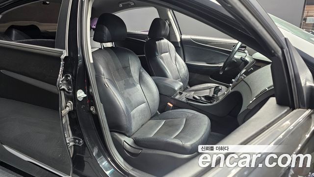 Hyundai Sonata 2014 — photo 18