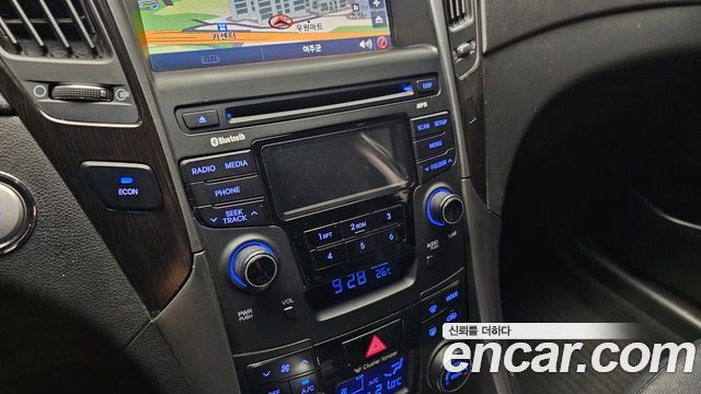 Hyundai Sonata 2014 — photo 31