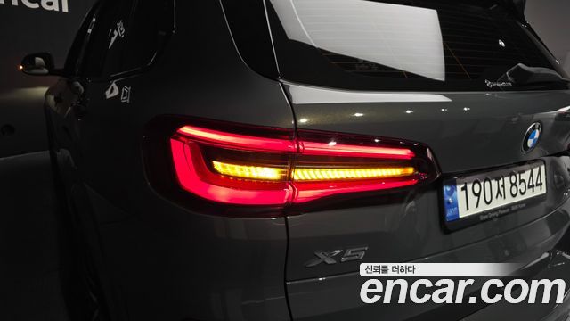 BMW X5 2022 — photo 9