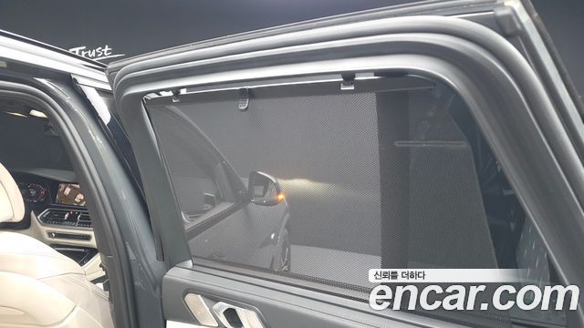 BMW X5 2022 — photo 28
