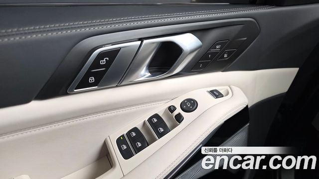 BMW X5 2022 — photo 35