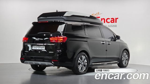 Kia Canival 2019 — photo 2