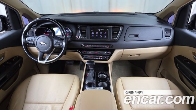 Kia Canival 2019 — photo 10