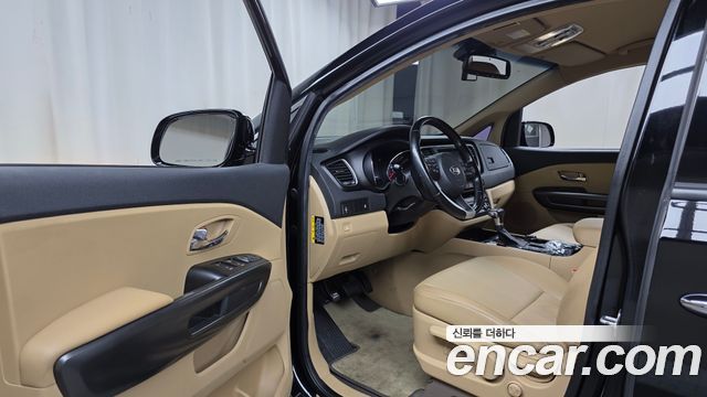 Kia Canival 2019 — photo 13