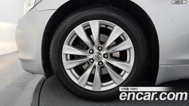 Infiniti M 2011 — photo 5