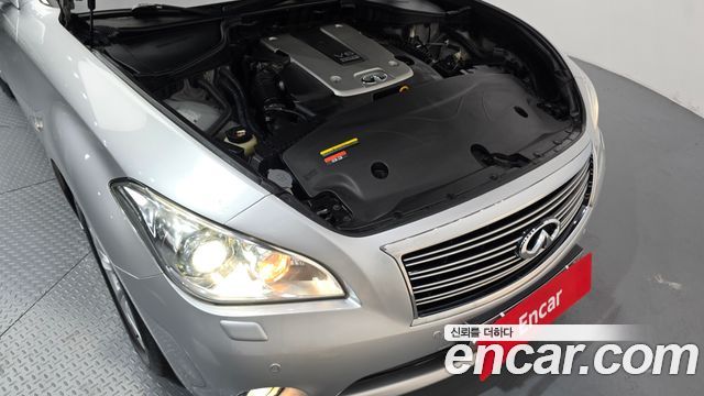 Infiniti M 2011 — photo 6