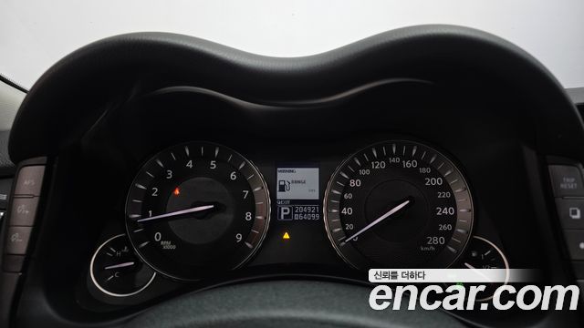 Infiniti M 2011 — photo 8