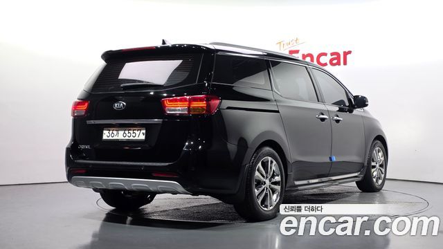 Kia Canival 2018 — photo 2