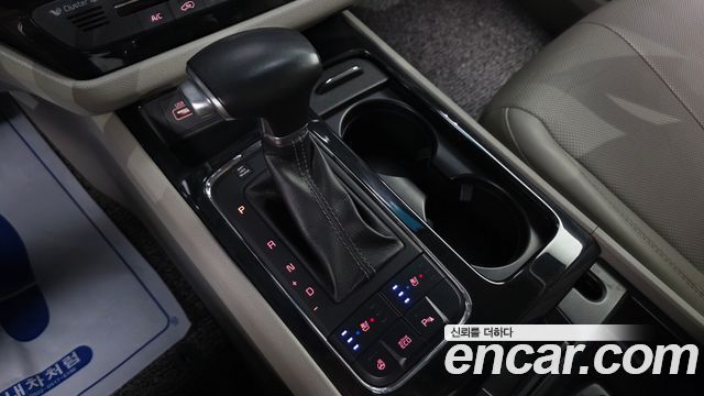 Kia Canival 2018 — photo 9