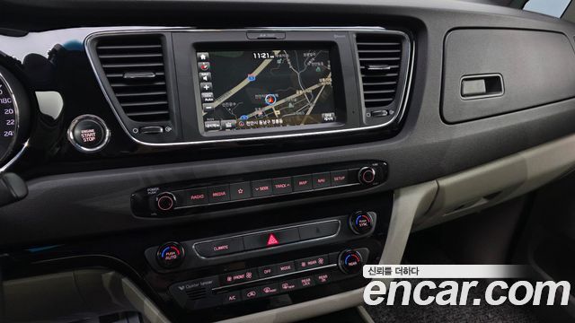 Kia Canival 2018 — photo 14