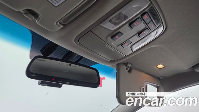 Kia Canival 2018 — photo 17