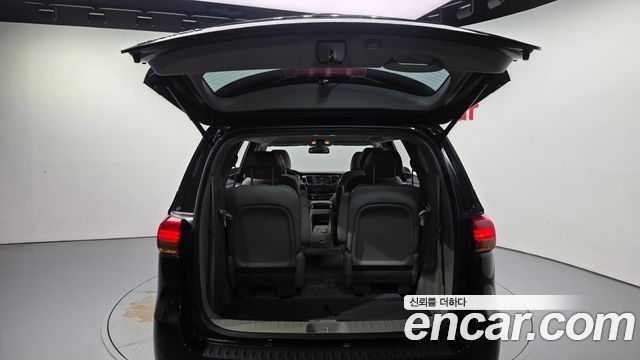 Kia Canival 2018 — photo 20