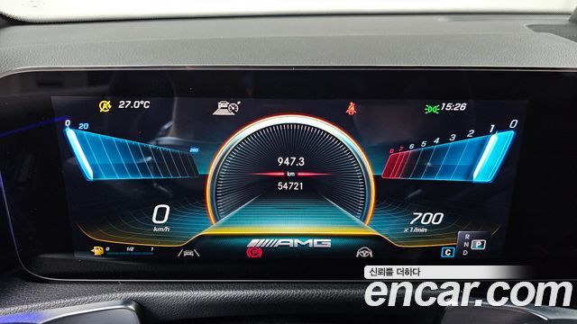 Mercedes-Benz GLB-Class 2021 — photo 11