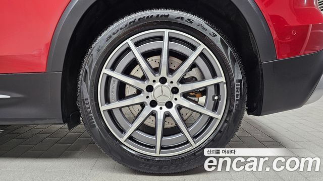 Mercedes-Benz GLB-Class 2021 — photo 7