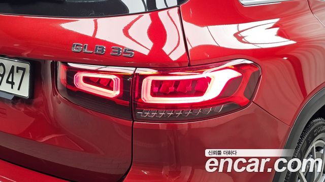 Mercedes-Benz GLB-Class 2021 — photo 9