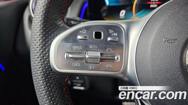 Mercedes-Benz GLB-Class 2021 — photo 30
