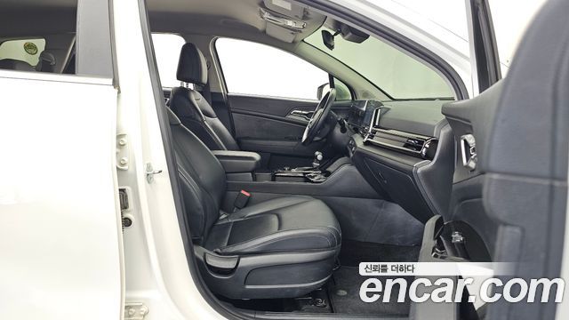 Kia Sportage 2023 — photo 11