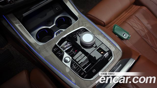 BMW X7 2023 — photo 12