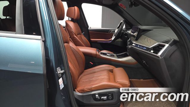 BMW X7 2023 — photo 17