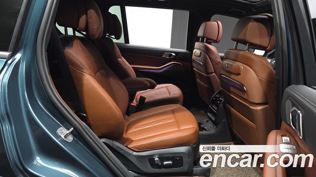 BMW X7 2023 — photo 18