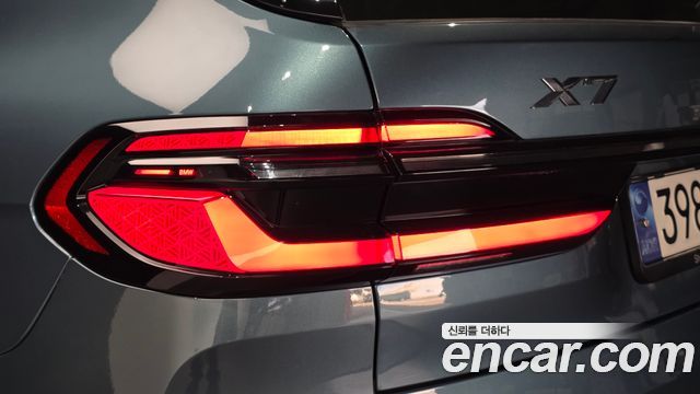 BMW X7 2023 — photo 9