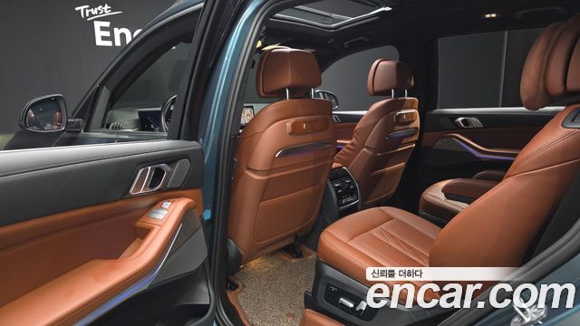 BMW X7 2023 — photo 16