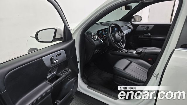 Mercedes-Benz GLB-Class 2021 — photo 10