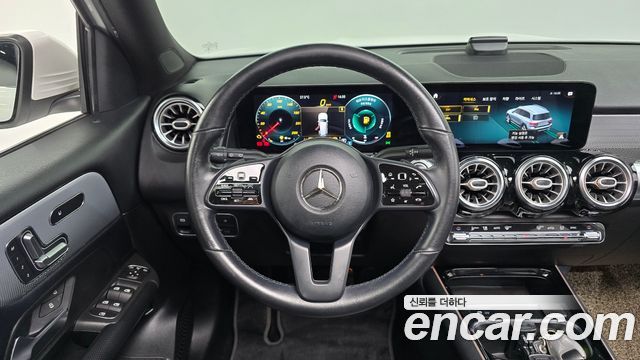 Mercedes-Benz GLB-Class 2021 — photo 14